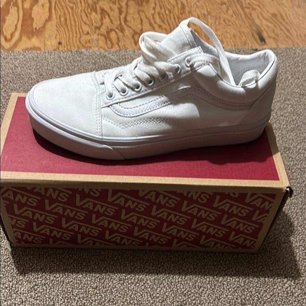Vans All-White Low-Top Sneakers Brand new size 9 women’s